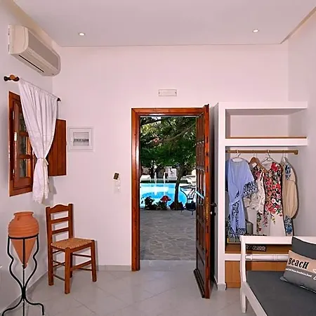 Hotel Philoxenia & Perissa (Santorini)