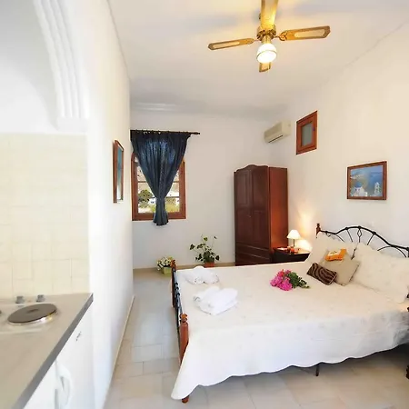 Philoxenia & Szálloda Perísza