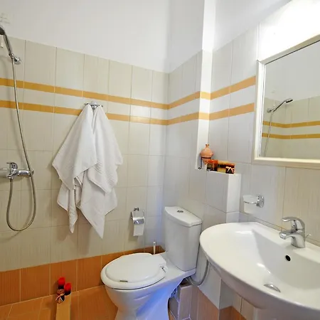 Philoxenia & 페리사