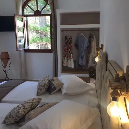 Philoxenia & 2* 페리사