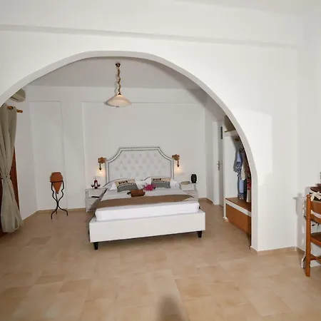 Philoxenia & 페리사