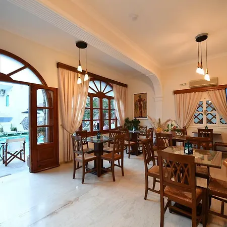 Philoxenia & 2* 페리사