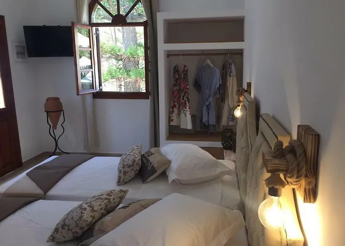 Philoxenia Hotel&studios 3* Perissa (Santorini)