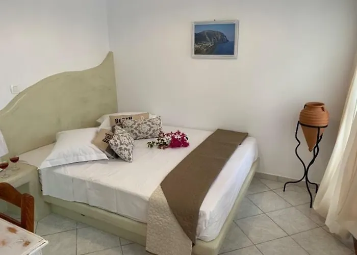 Philoxenia Hotel&studios 3* Perissa (Santorini)