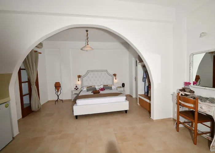 Philoxenia Hotel&studios Perissa (Santorini)